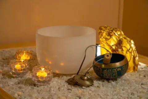 Balancing Energy: How Sound Healing Complements Massage and Reiki